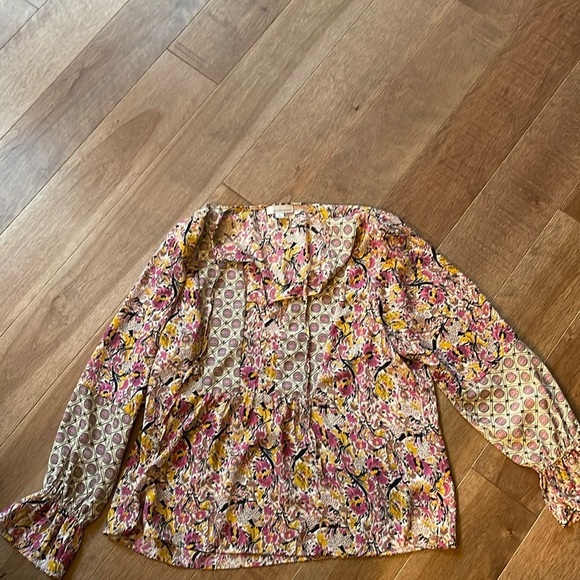 Adorable Patchwork Printed Blouse - Picture 1 of 6